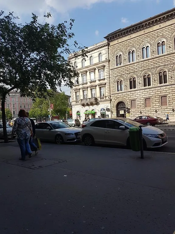 Balazs Apartment - Oktogon Budapest